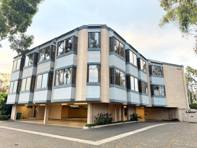 More Photos Of 1015 Chestnut Ave, Carlsbad Office For Sale