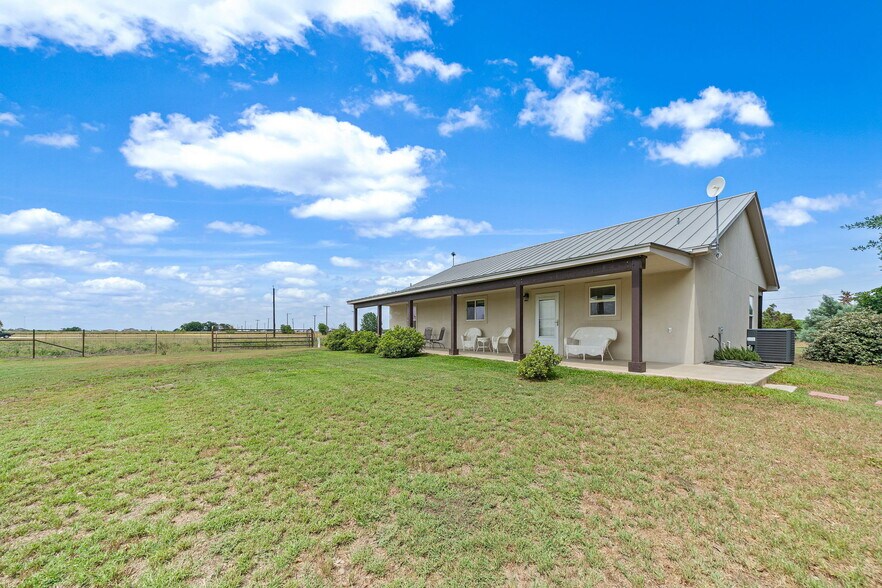 More Photos Of 14221 FM 2790, La Coste Warehouse For Sale