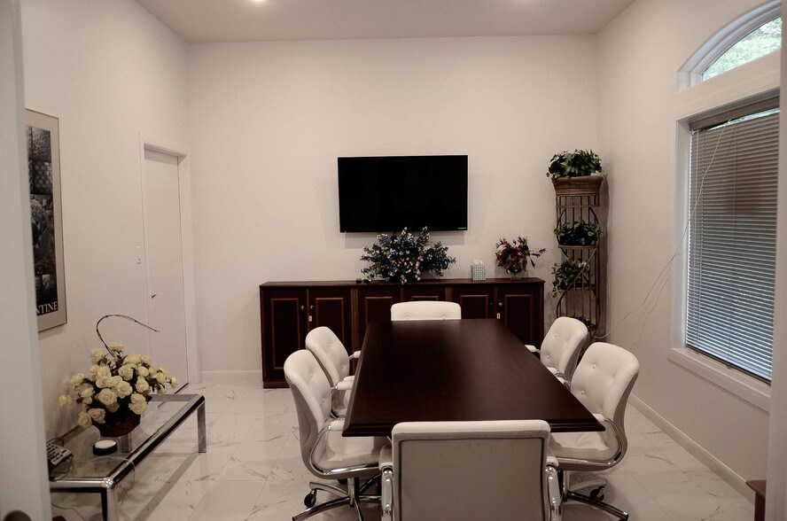 More Photos Of 13661 Vermarion Rd, Houston Medical For Lease