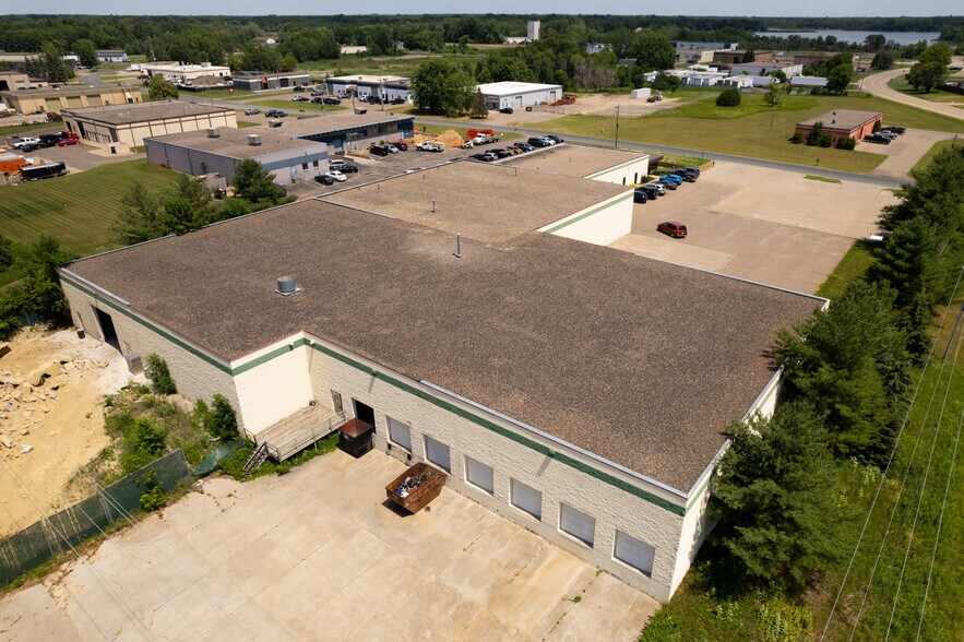More Photos Of 15720 NE Lincoln St, Andover Manufacturing For Lease