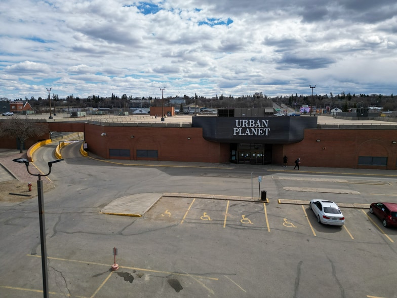 More Photos Of 1403 Central Ave, Prince Albert General Retail For Sale