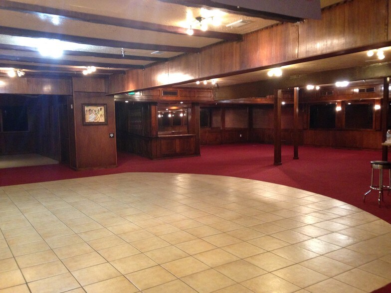 More Photos Of 2814 N Maroa Ave, Fresno General Retail For Sale