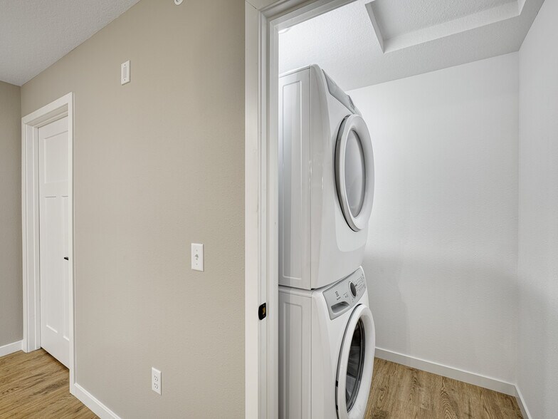 More Photos Of 102 Ridge Rd, Osceola Apartments For Sale