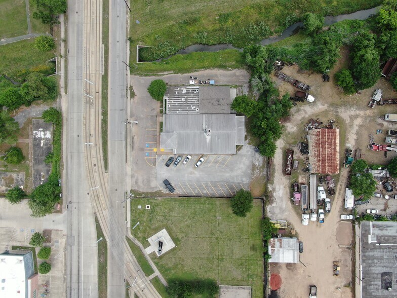 More Photos Of 5703 Martin Luther King Blvd, Houston Medical For Sale