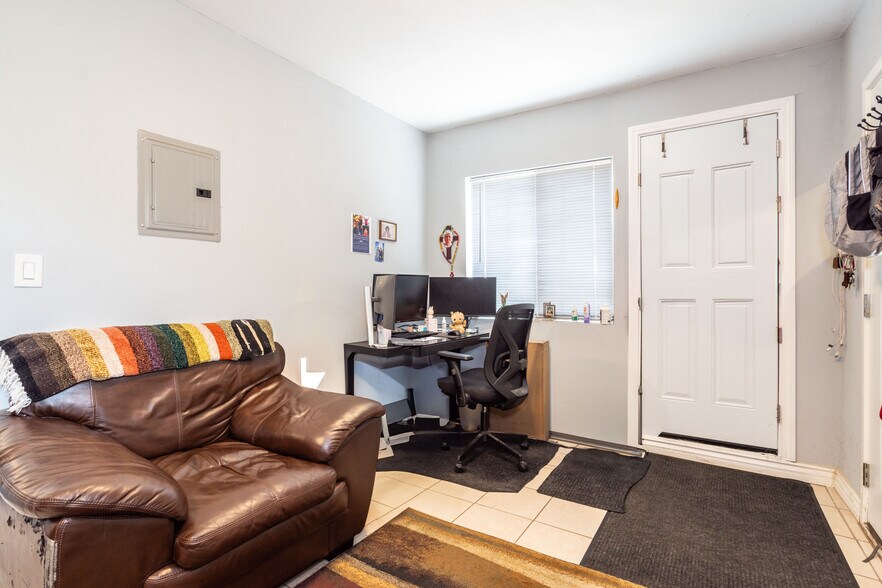 More Photos Of 6402 Graves Ave, Van Nuys Apartments For Sale