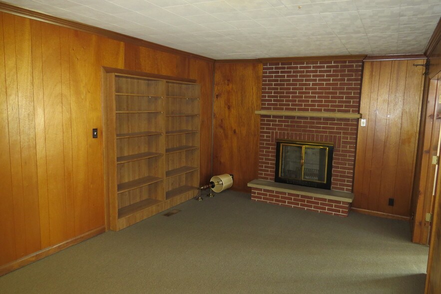 More Photos Of 5908 Columbia Ave, Hammond Office For Lease