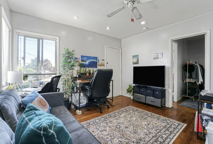 More Photos Of 2045 Penmar Ave, Venice Apartments For Sale