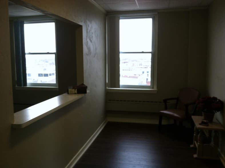 More Photos Of 404 N Main St, Oshkosh Office For Lease