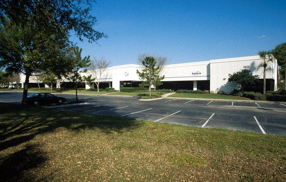 More Photos Of 4501 Vineland Rd, Orlando Showroom For Lease