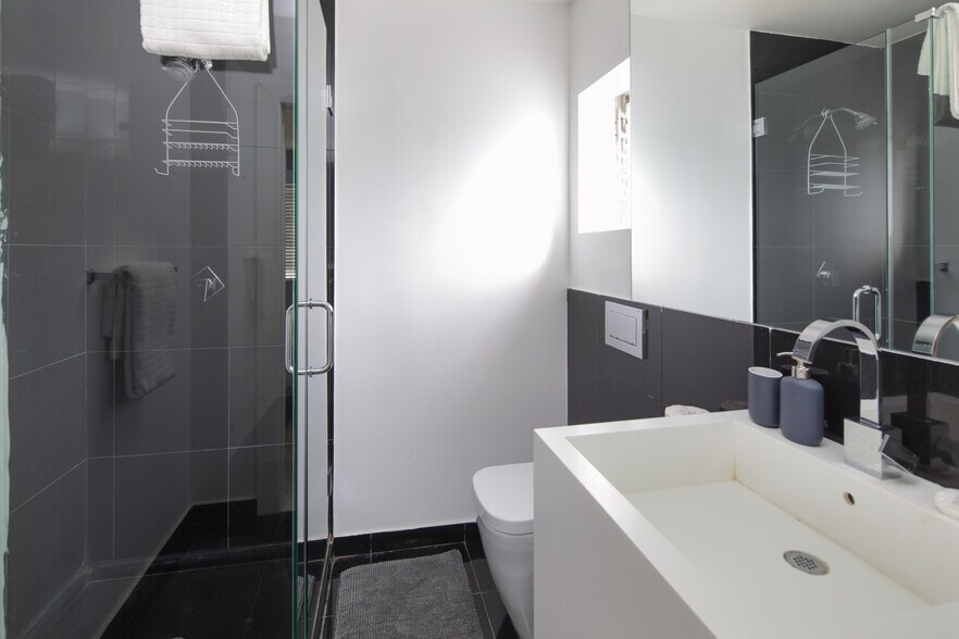 More Photos Of 560 Michigan Ave, Miami Beach Apartments For Sale