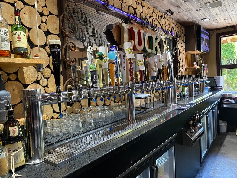 More Photos Of 5100 Lee Hwy, Bristol Restaurant For Sale