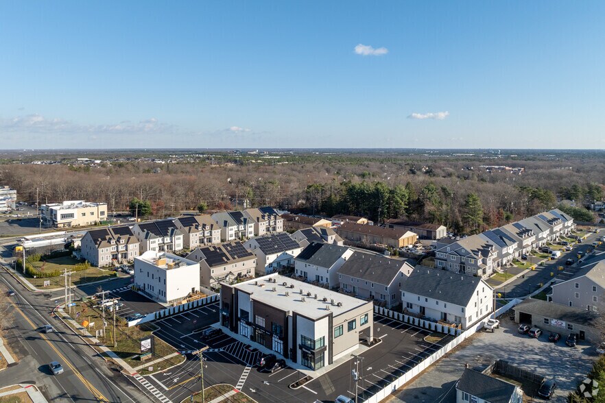 More Photos Of 1303 River Ave, Lakewood Storefront Retail Office For Lease