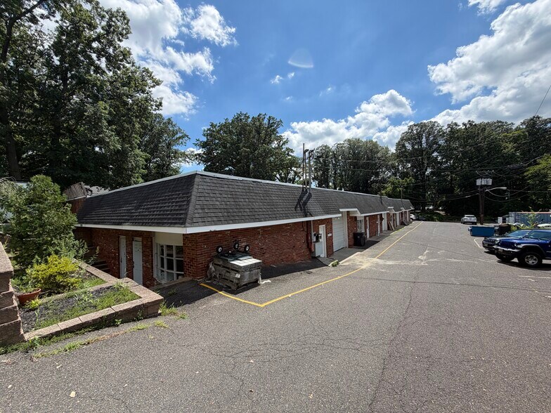 More Photos Of 521 Irish Hill Rd, Runnemede Light Distribution For Sale