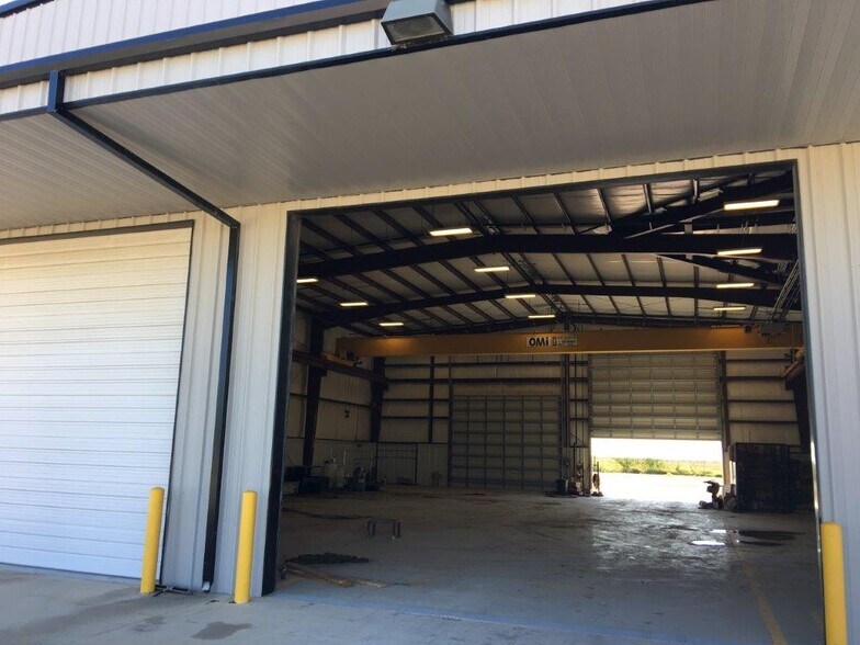 More Photos Of 12071 W Highway 85, Dilley Service For Sale