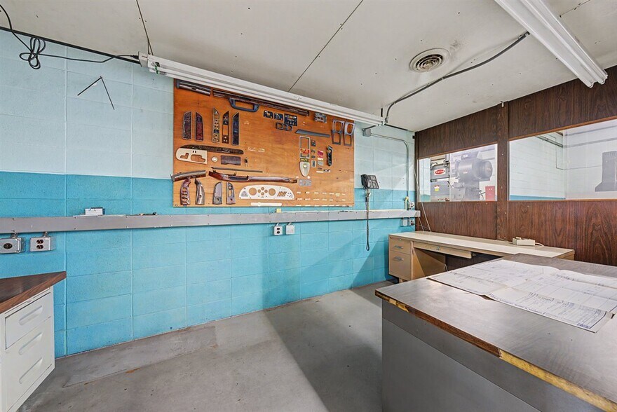 More Photos Of 16771 S 15th St, Galesville Warehouse For Sale