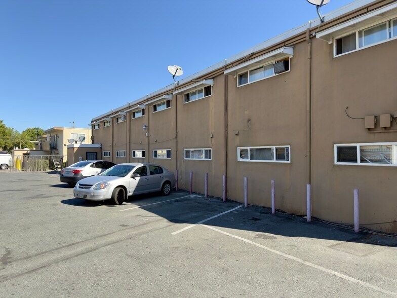 More Photos Of 1127 Virginia Ln, Concord Apartments For Sale