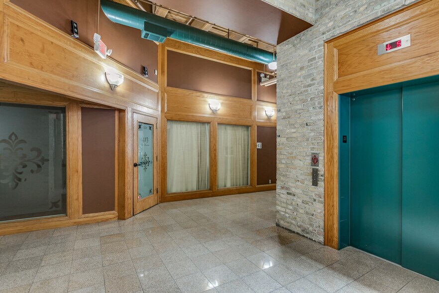 More Photos Of 413 Wacouta St, Saint Paul Office Residential For Lease