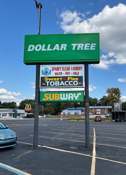 More Photos Of 800-836 W Bellevue St, Leslie Unknown For Lease