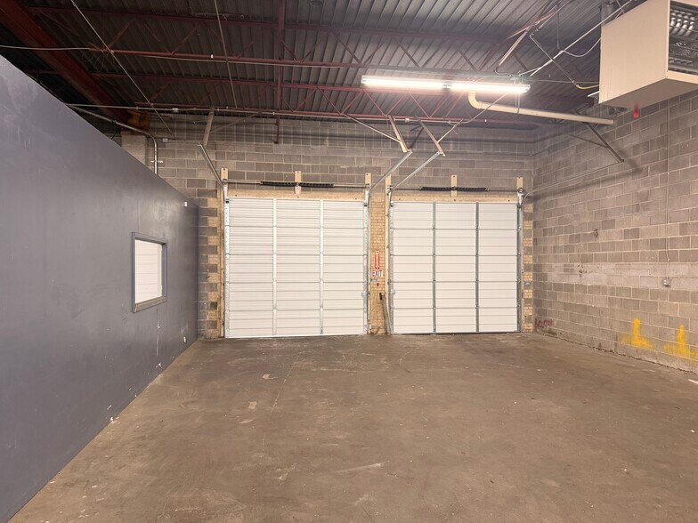 More Photos Of 2611 Irving Blvd, Dallas Distribution For Lease