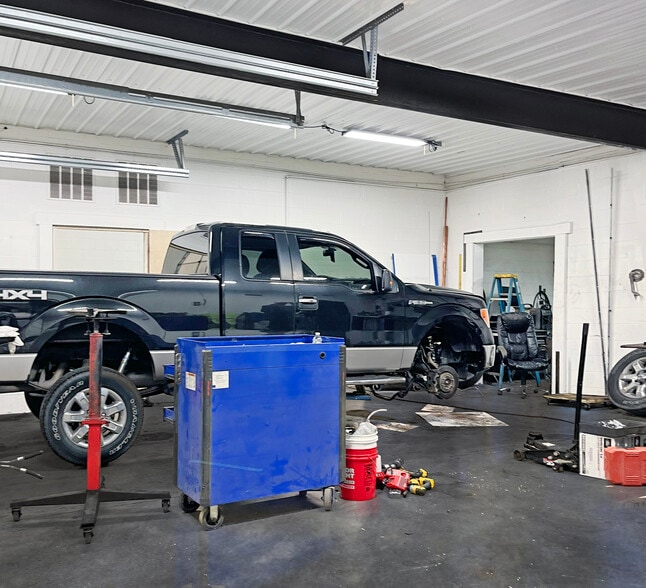 More Photos Of 180 S Main St, Somerville Light Manufacturing For Sale