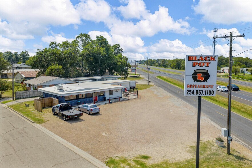 Primary Photo Of 417 N Lacy Dr, Waco Restaurant For Sale