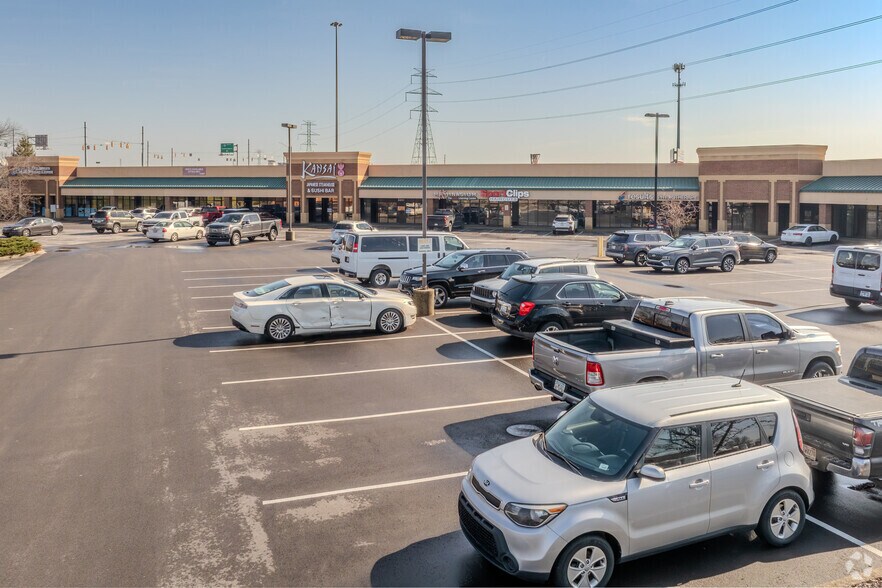 More Photos Of 1370 Veterans Pky, Clarksville Restaurant For Sale