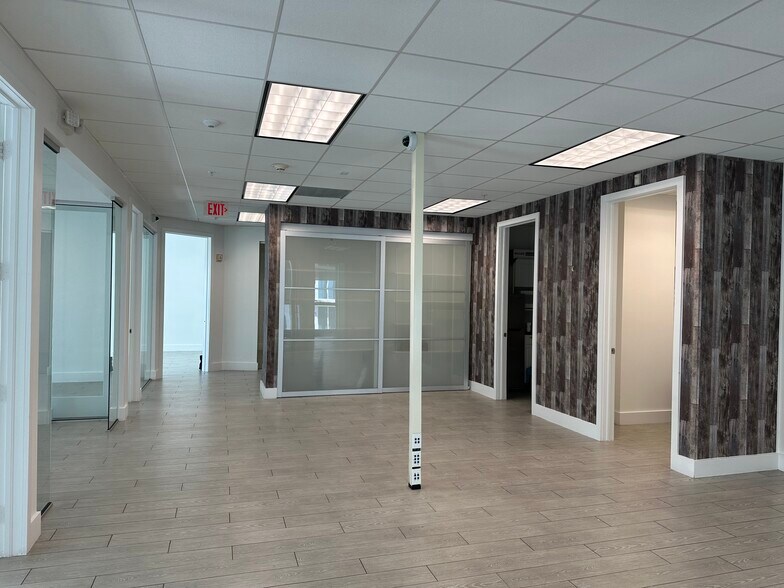 More Photos Of 175 SW 7th St, Miami Medical For Sale