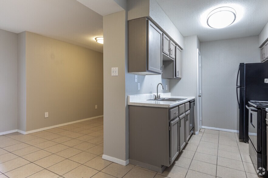 More Photos Of 1010 Magnolia Dr, Freeport Apartments For Sale