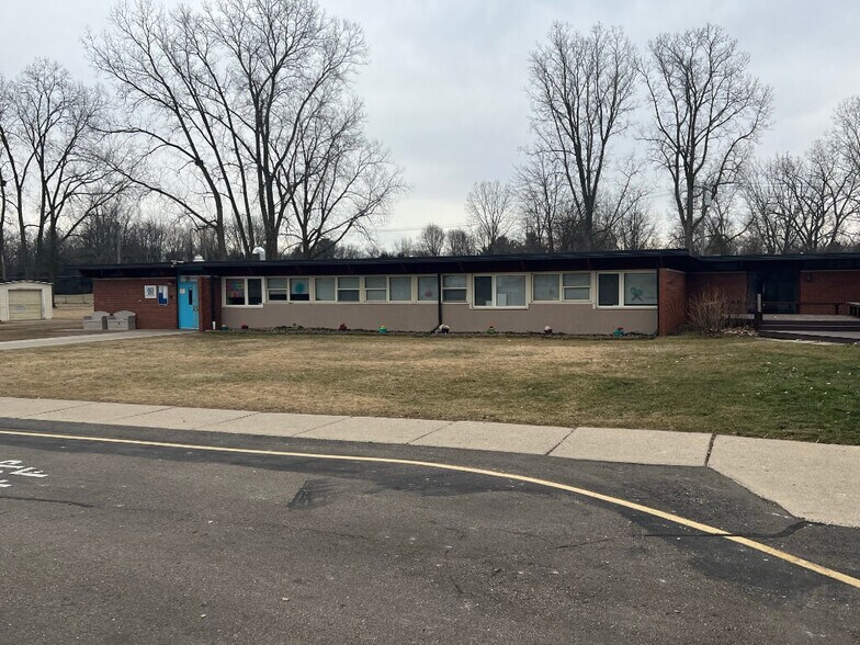 More Photos Of 16360 Hubbard St, Livonia Religious Facility For Lease