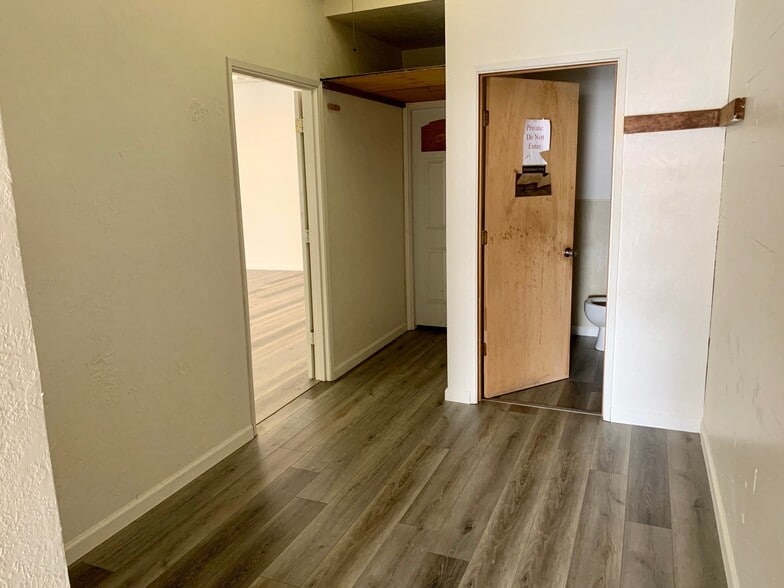 More Photos Of 211 Pine St, Kelso Apartments For Lease