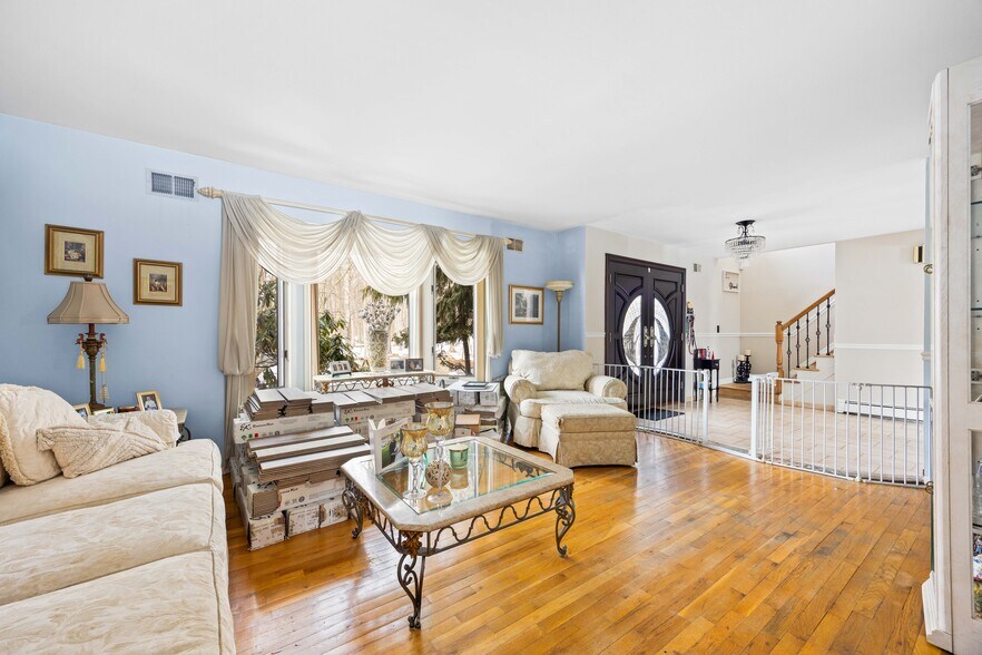 More Photos Of 146 Halpin Ave, Staten Island Multifamily For Sale