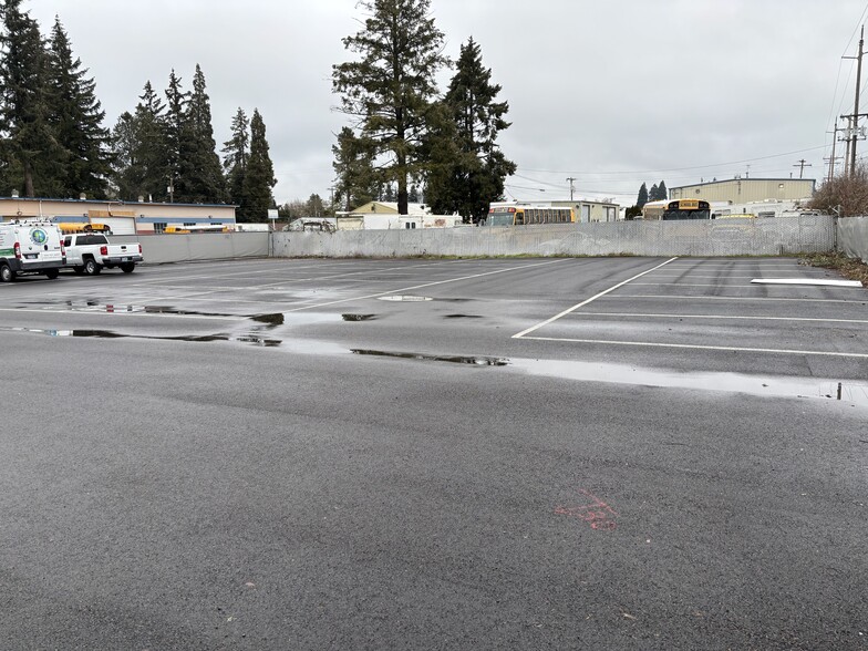 More Photos Of 163 SW Freeman Ave, Hillsboro Warehouse For Lease
