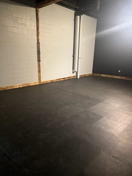 More Photos Of 718 N Hwy 14, Gillette General Retail For Lease