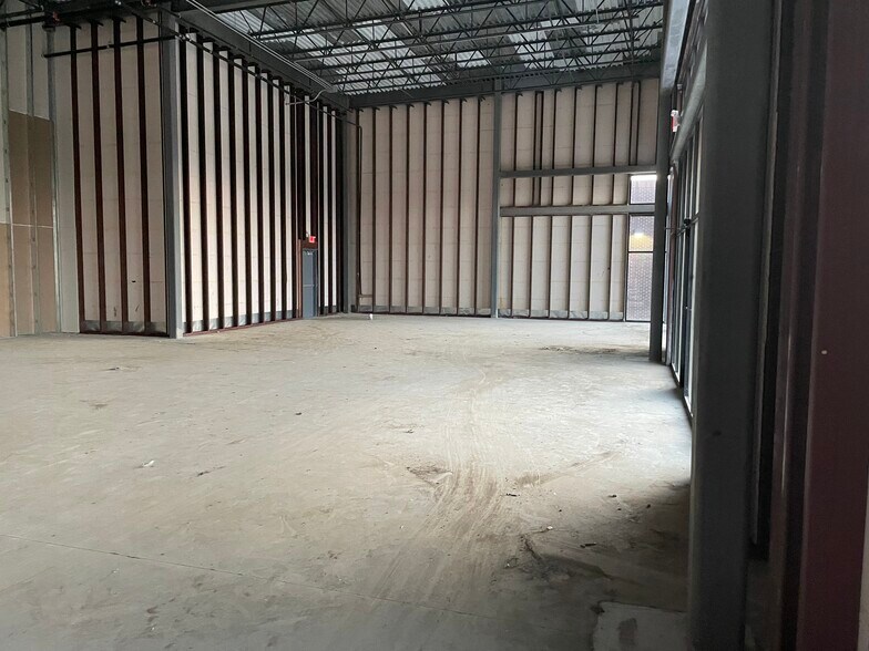 More Photos Of 2826 State 121 Hwy, Lewisville Storefront Retail Office For Lease