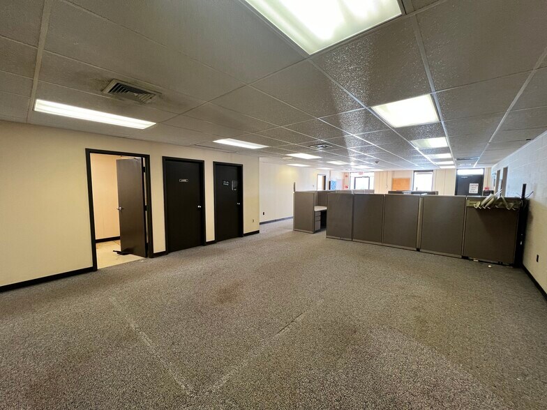 More Photos Of 160 Unionville Rd, Butler Light Distribution For Sale