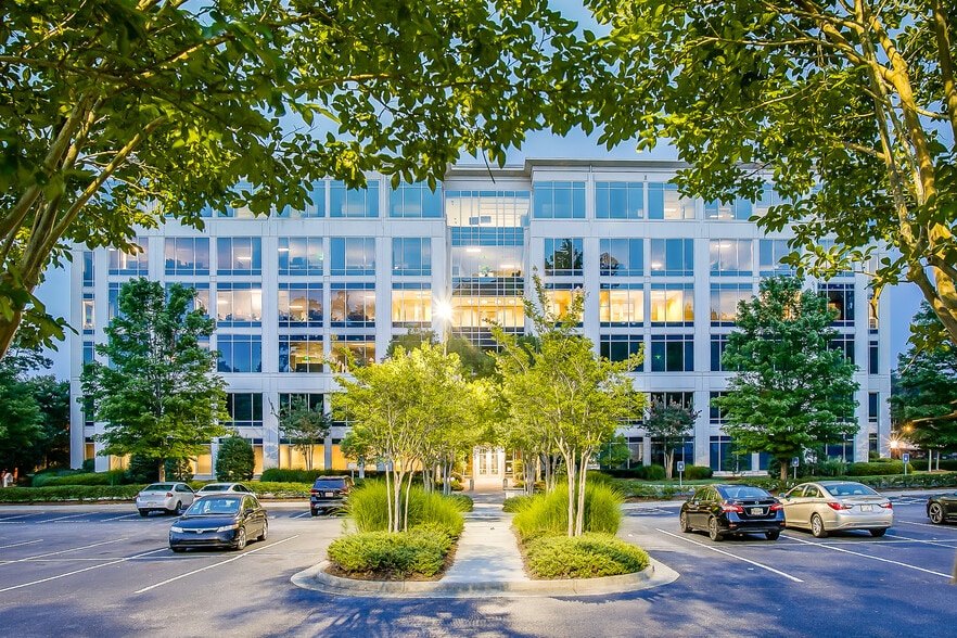 More Photos Of 11720 Amberpark Dr, Alpharetta Unknown For Lease