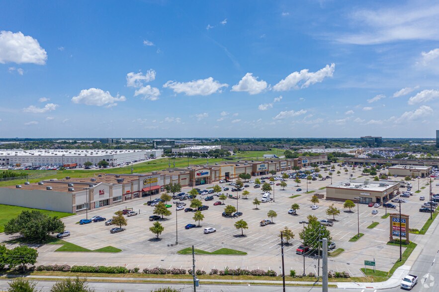 More Photos Of 13702-13858 Northwest Fwy, Houston Unknown For Lease