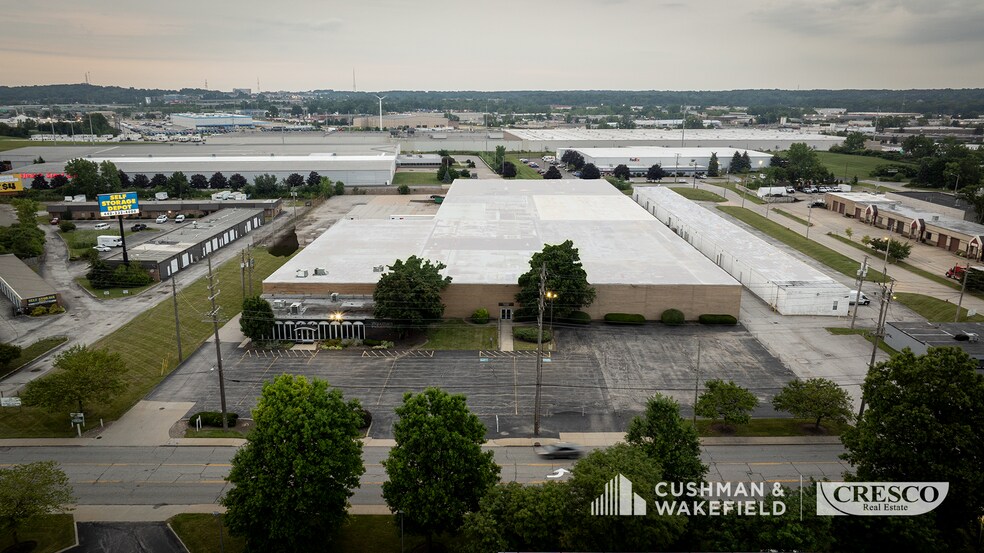 More Photos Of 24455 Aurora Rd, Bedford Heights Warehouse For Lease