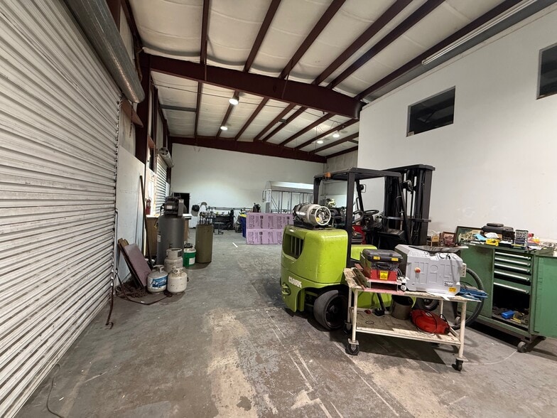 More Photos Of 2532 Hibiscus Dr, Edgewater Warehouse For Sale