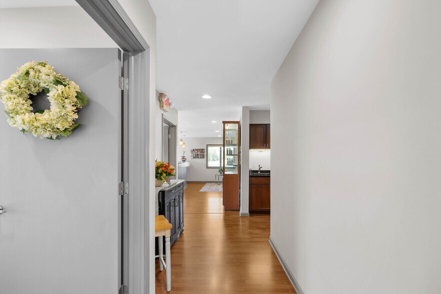 More Photos Of 24825 Eureka Rd, Taylor Office For Sale