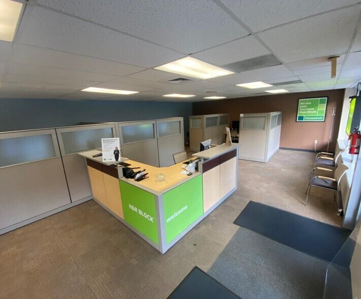 More Photos Of 25 E Penn St, Uniontown Storefront Retail Office For Lease