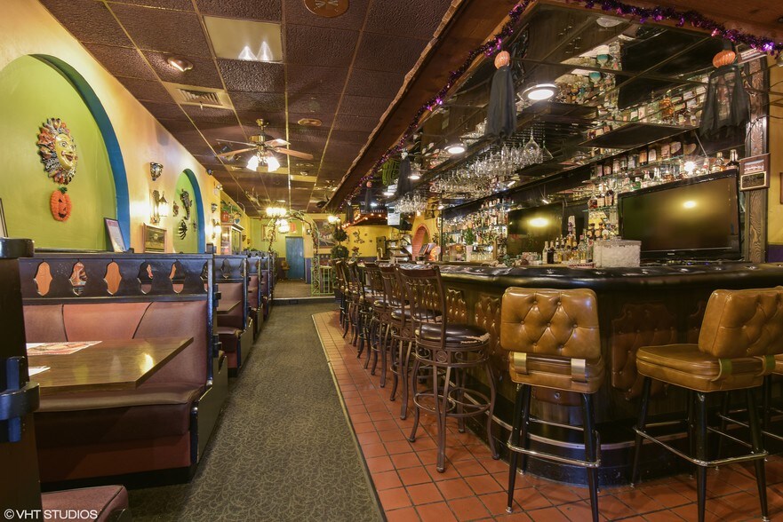 More Photos Of 3231 W 63rd St, Chicago Restaurant For Sale