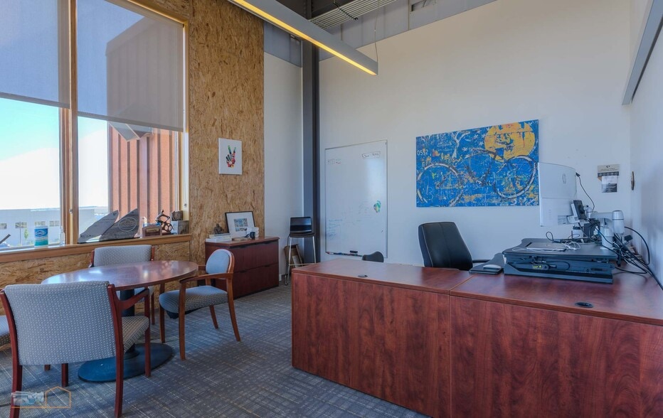 More Photos Of 101 S Taylor Ave, Louisville Warehouse For Lease