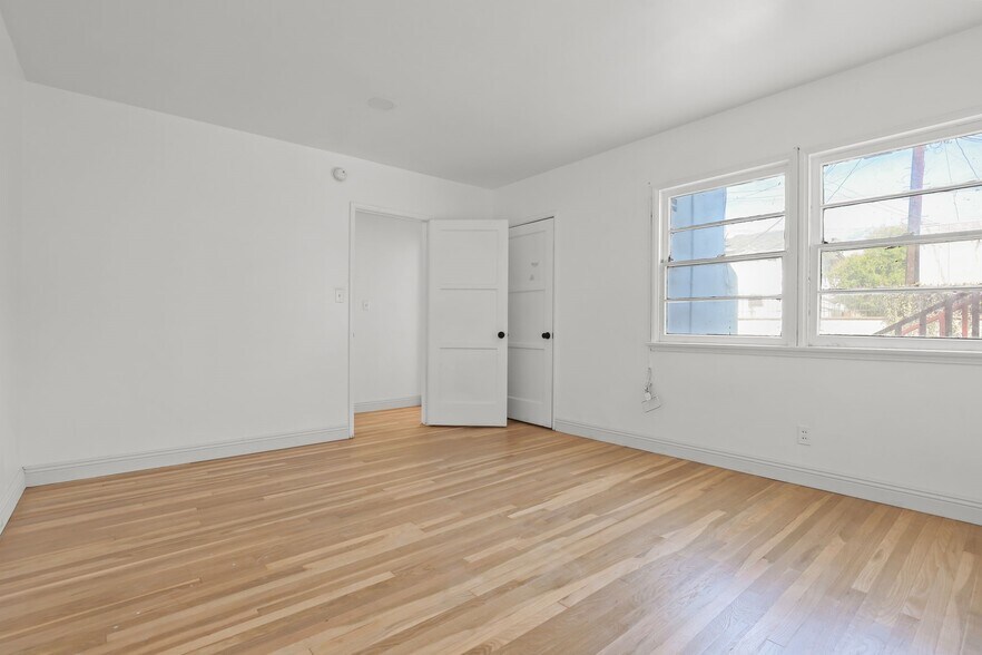 More Photos Of 4409 Victoria Park Dr, Los Angeles Apartments For Sale
