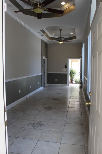 More Photos Of 12627 San Jose Blvd, Jacksonville Medical For Lease