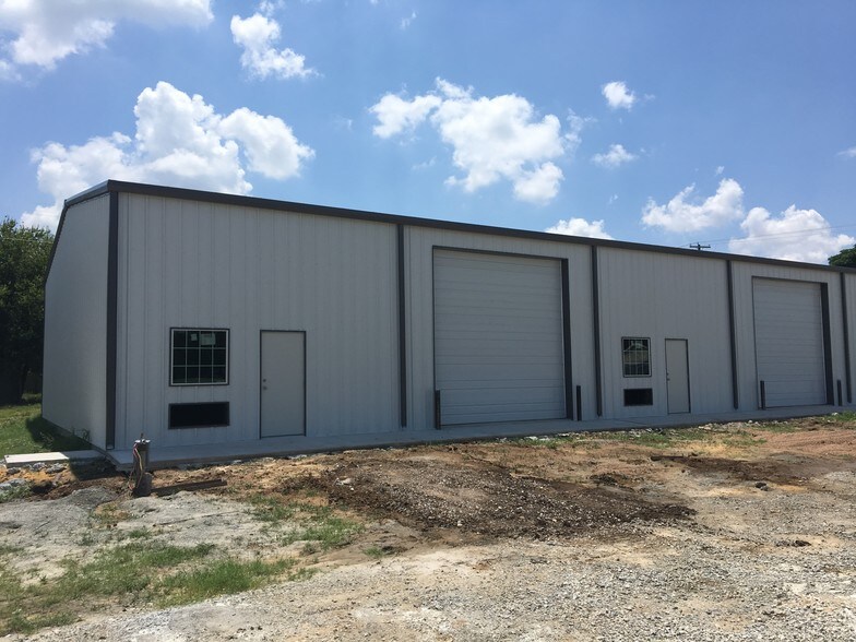 More Photos Of 2170 Collins Rd, Denton Unknown For Lease