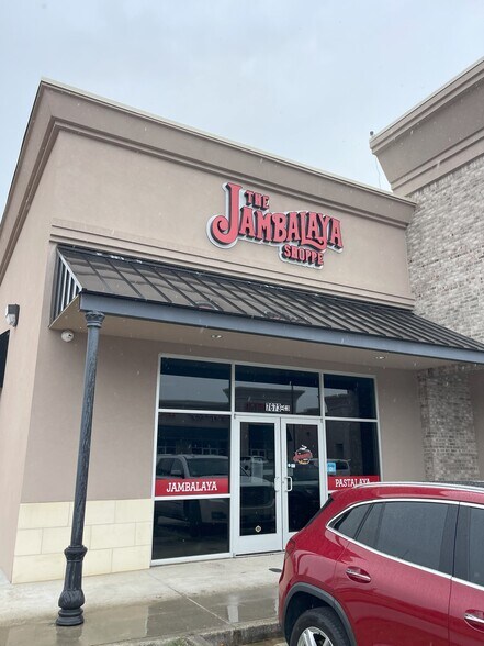 More Photos Of 7673 Perkins Rd, Baton Rouge Storefront For Lease