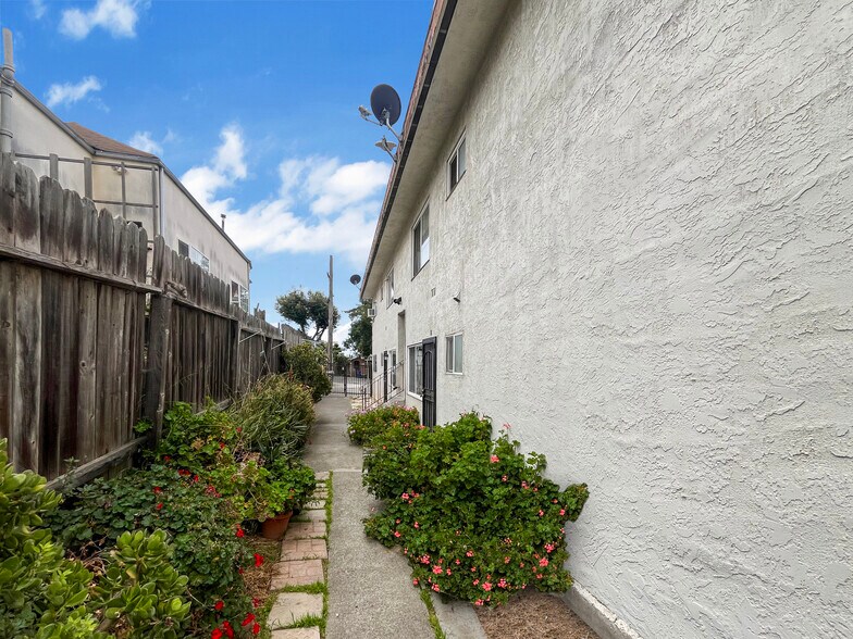 More Photos Of 2120 E 22nd St, Oakland Apartments For Sale