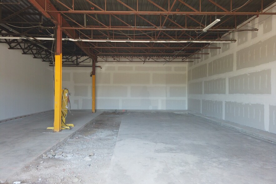 More Photos Of 555 Mapleton Rd, Moncton Light Distribution For Lease
