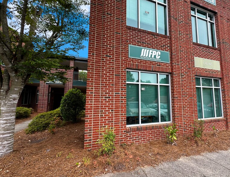 More Photos Of 207 W Millbrook Rd, Raleigh Office For Lease